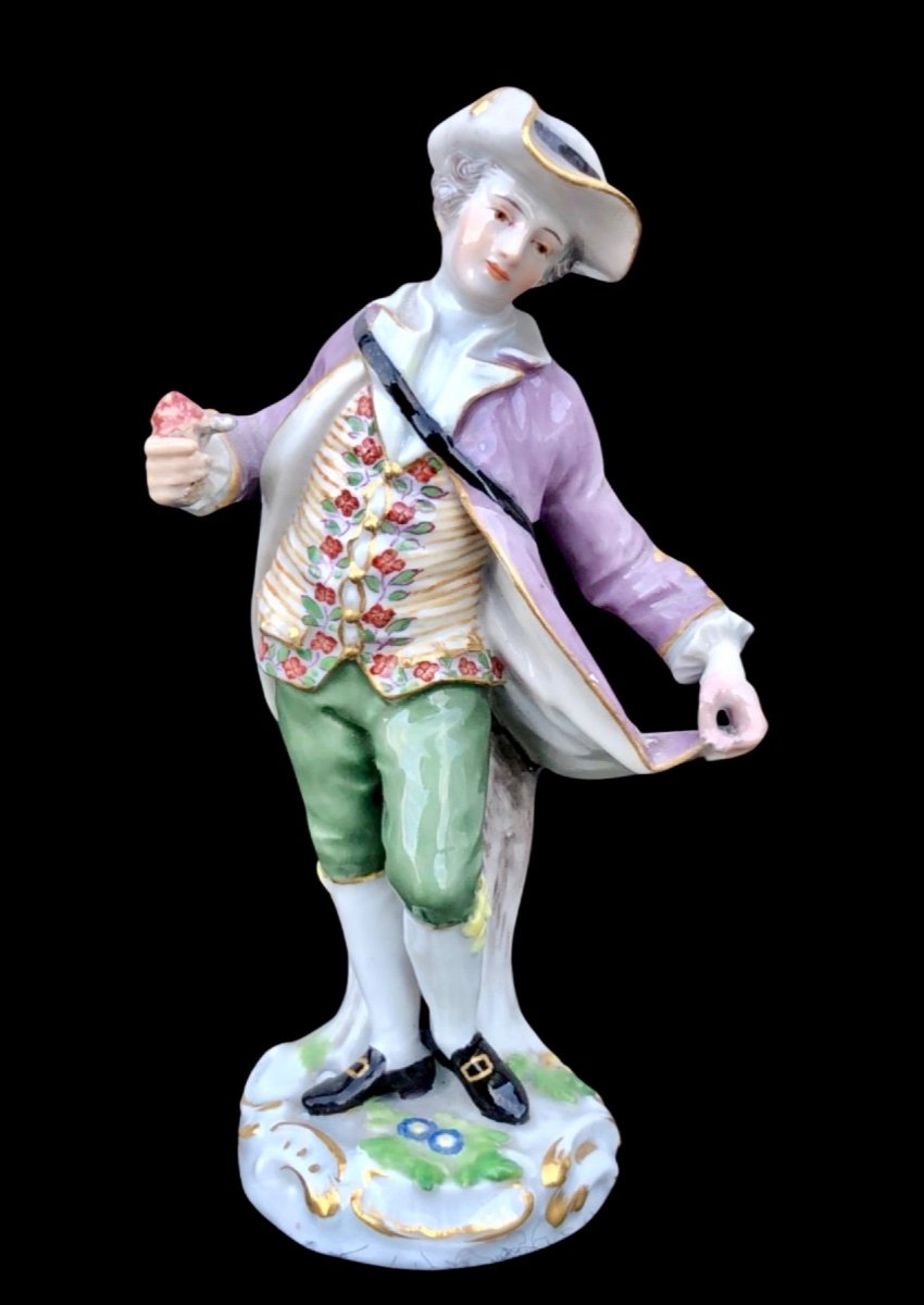 Statuina in porcellana raffigurante personaggio maschile con gelato.Meissen.Germania.