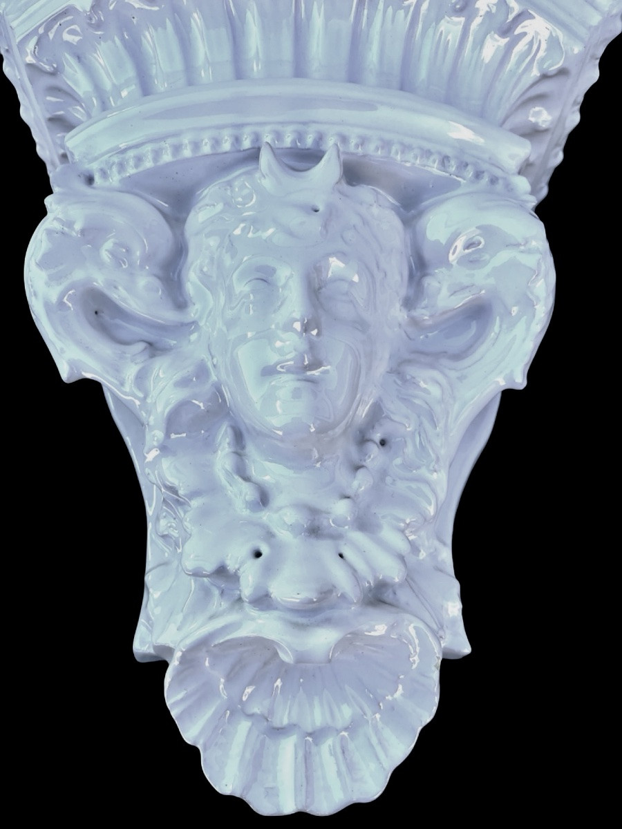 Mensola in maiolica bianca con figura femminile,delfini e motivi geometrici marini .Faenza-photo-1