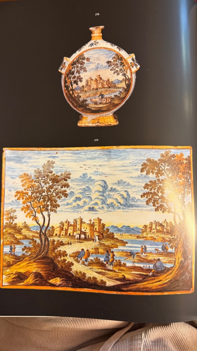 Fiasca da pellegrino in maiolica con Sant’Antonio da Padova e Madonna. Castelli-photo-3
