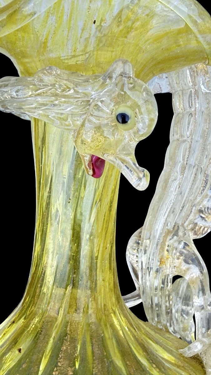 Vaso versatoio in vetro balloton con presa a forma di drago e inclusione foglia oro.-photo-2