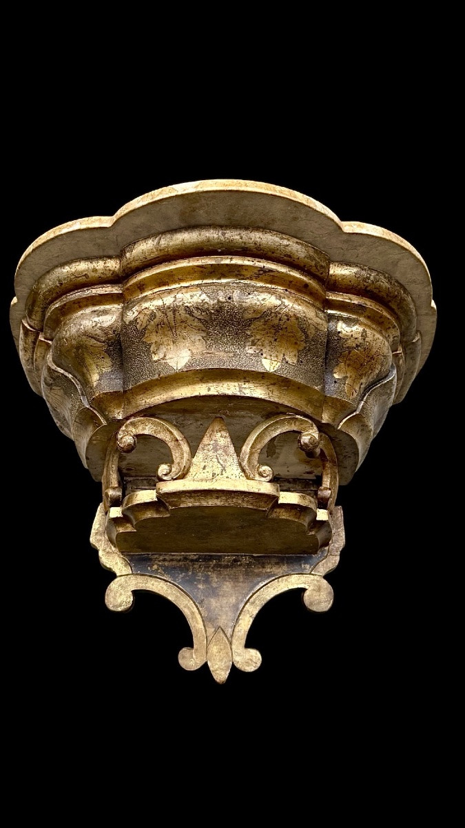 Mensola applique in legno intagliato con doratura a mecca e piano in marmo,-photo-2