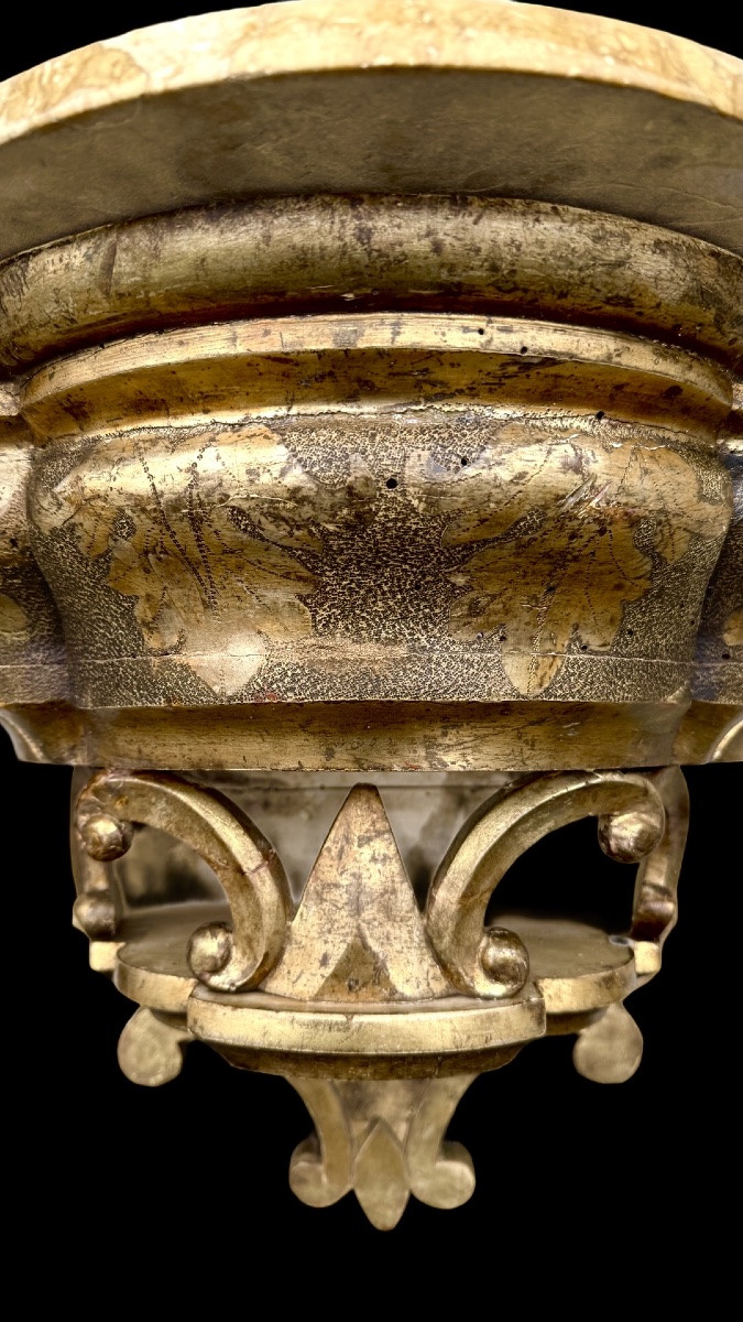 Mensola applique in legno intagliato con doratura a mecca e piano in marmo,-photo-3