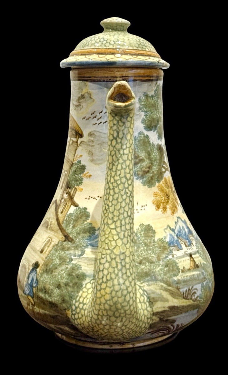 Caffettiera in maiolica a corpo piriforme con beccuccio a forma di serpente.-photo-3