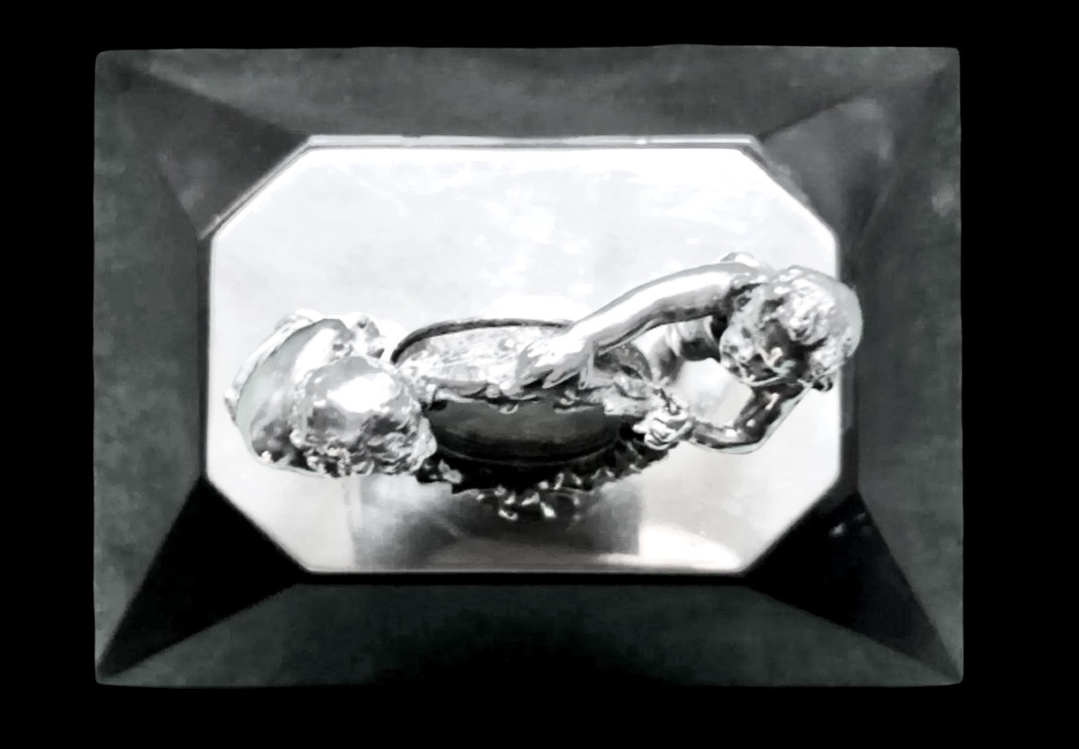 Fermacarte  press-papier in argento massiccio  con due putti che sostengono un portaritratti -photo-6