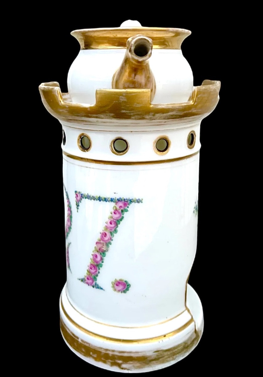 Veilleuse-tisaniera in porcellana con forma a torretta e data 1827 -photo-4