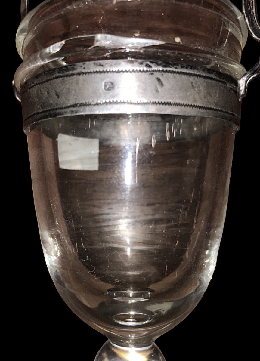 Acquasantiera a cestello in argento sbalzato con motivi a raggi e simbolo Mariano -photo-3