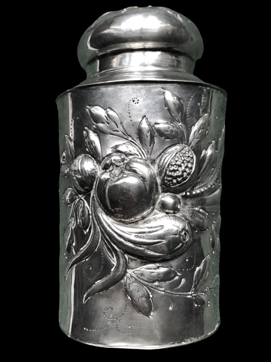 Scatola porta-the’ in argento sbalzato con decoro alla frutta.Germania.-photo-2