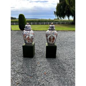 19th-20th Century Pair Of Intact Imari Porcelain Vases 