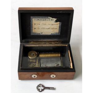 Music Box Snuffbox 2 Tunes Walnut Burl Wood Original Key Working Condition 19th Century