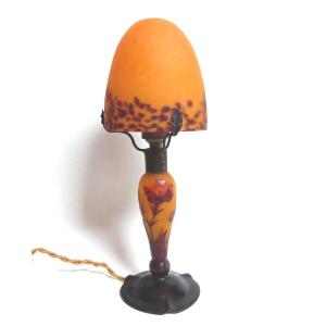 Daum Nancy Lamp, Fleur De Tabac Model, 1910, Acid-etched Base 