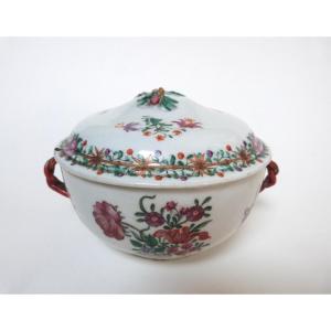 Covered Broth Dish In 18th-century Chinese Porcelain From The East India Company