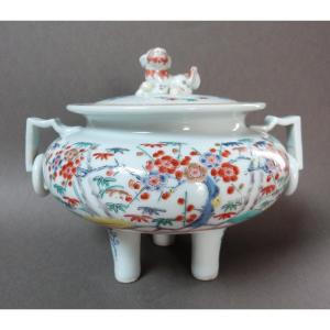  Porcelain Perfume Burner Decorated With Kakiemon Samson In The Japanese Style 