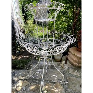 Beautiful Garden Valet In White Lacquered Wrought Iron With Two Baskets Forming A Floral Decoration.