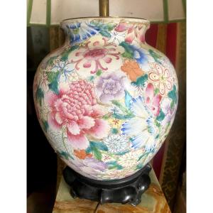 Beautiful Chinese Flower Lamp, Antique Cantonese Porcelain Ginger Jar From The 19th Century, Wooden Base