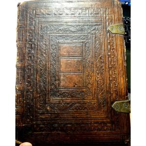 High-quality, Ornate Binding In Cold-stamped Calfskin With Rich Motifs In A Frame With Clasps.