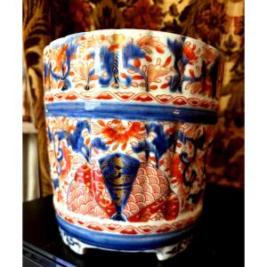 Large 19th-century Japanese Imari Porcelain Cachepot With A Rich Blue And Red Swirling Decoration