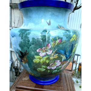 Very Large Cachepot Decorated With Flowers, Birds, And Insects, Painted Porcelain, 20th Century, Balleroy & Cie