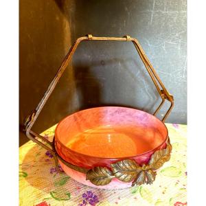 Art-deco Fruit Bowl In Purplish-pink Pâte De Verre In Patinated Wrought-iron Leaf Frame