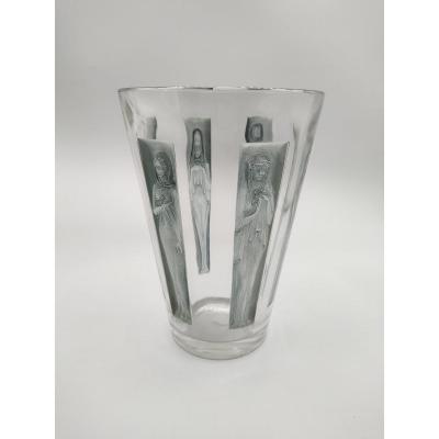 René Lalique - Vase With Six Figures