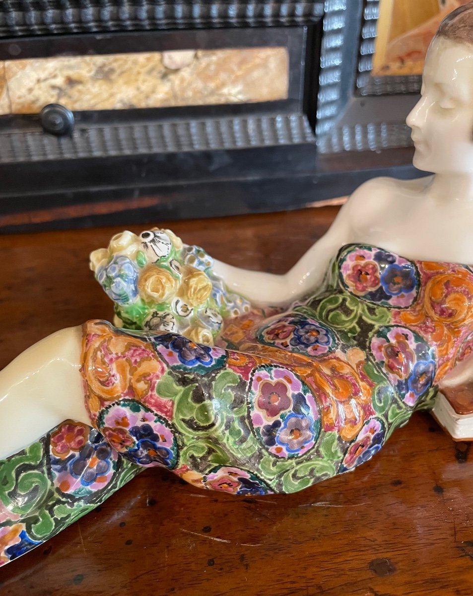 Ceramica figura di donna sdraiata di Goldscheider  XXsecolo-photo-1