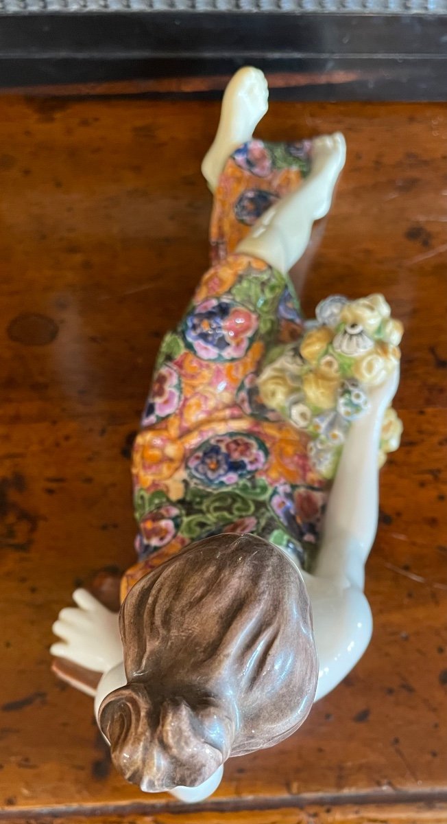 Ceramica figura di donna sdraiata di Goldscheider  XXsecolo-photo-2