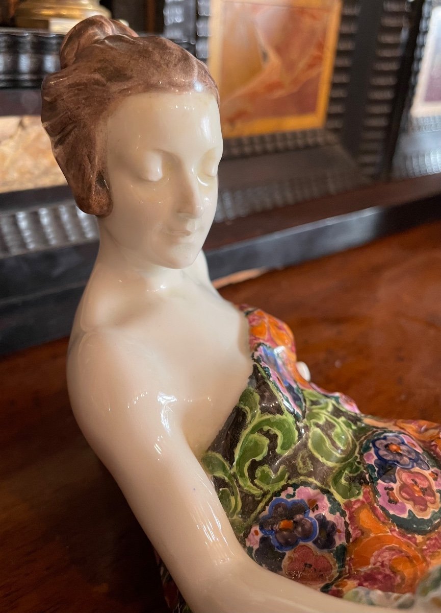 Ceramica figura di donna sdraiata di Goldscheider  XXsecolo-photo-7
