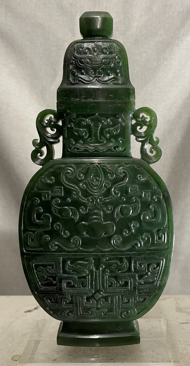 Vaso in giada verde spinacio Cina periodo della Repubblica 