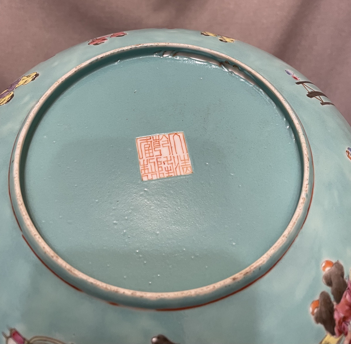 Piatto in porcellana smaltata policroma, Cina, XX secolo-photo-3