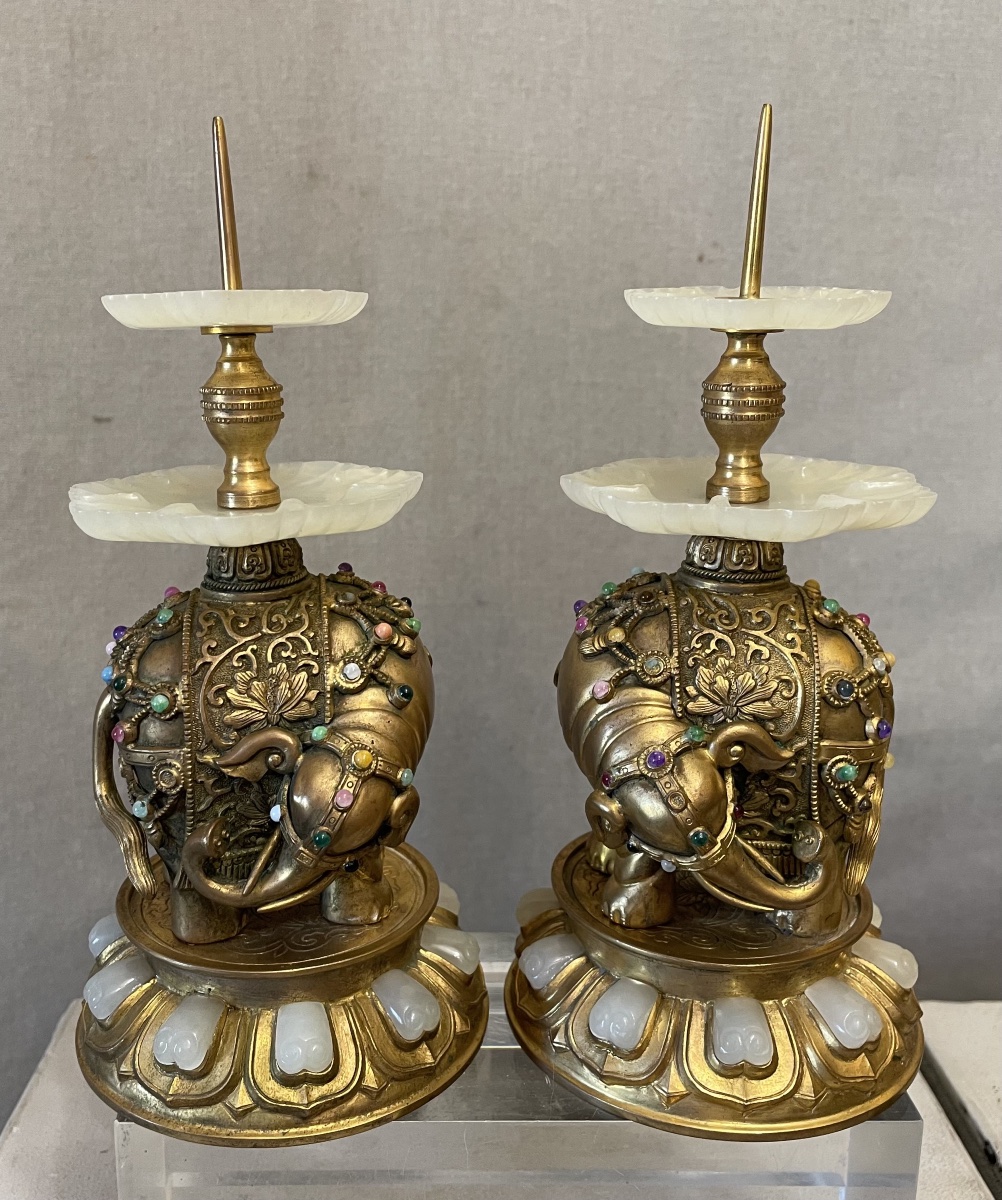 Coppia di elefanti in bronzo dorato con giade Cina XXsecolo