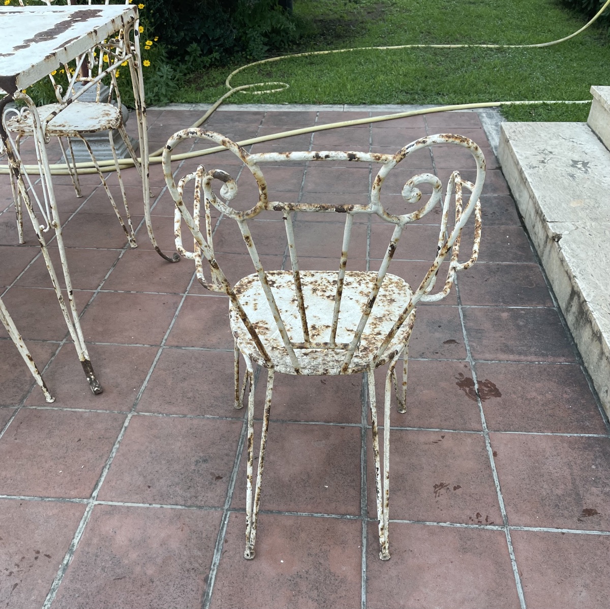 Tavolo con 4 sedie da giardino in ferro anni 1950/60-photo-1