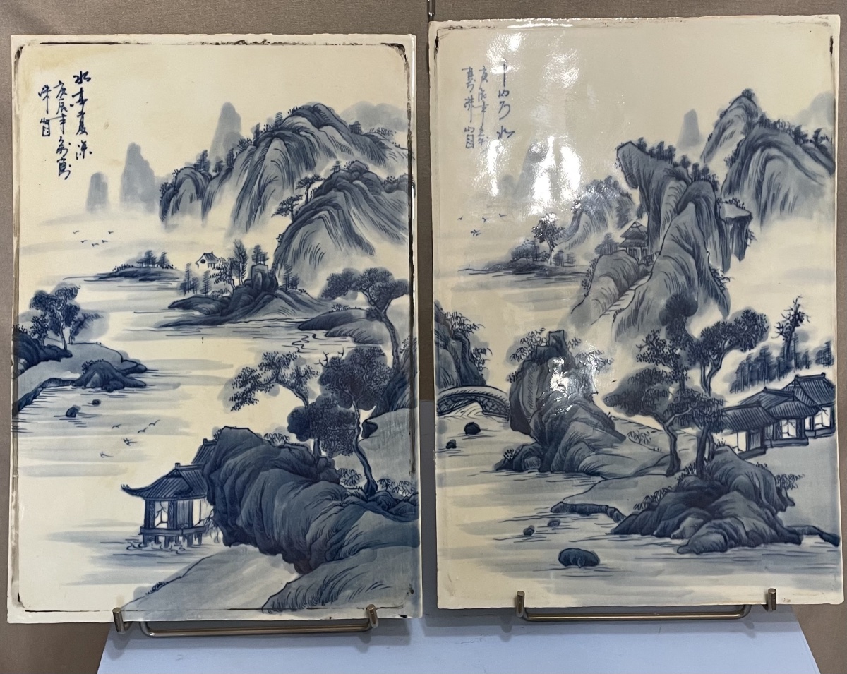 Coppia di placche bianche e blu Cina XXsecolo