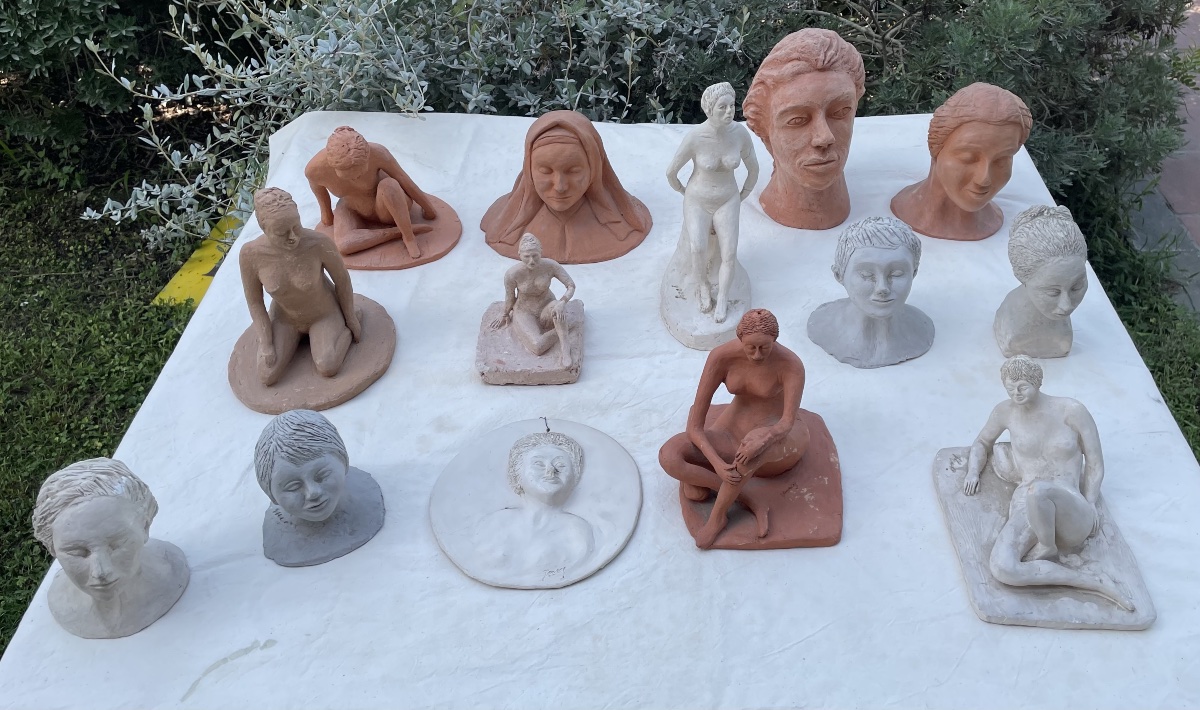Gruppo di sculture in terracotta (fondo di un artista) XXsecolo