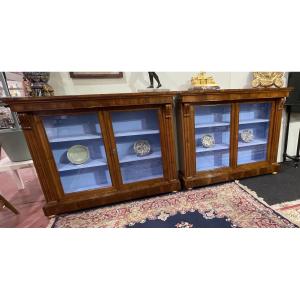 Coppia di vetrine in noce epoca XIXsecolo