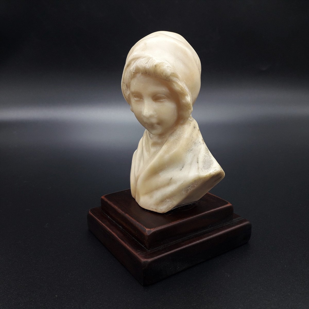 Busto di fanciulla in alabastro-photo-4