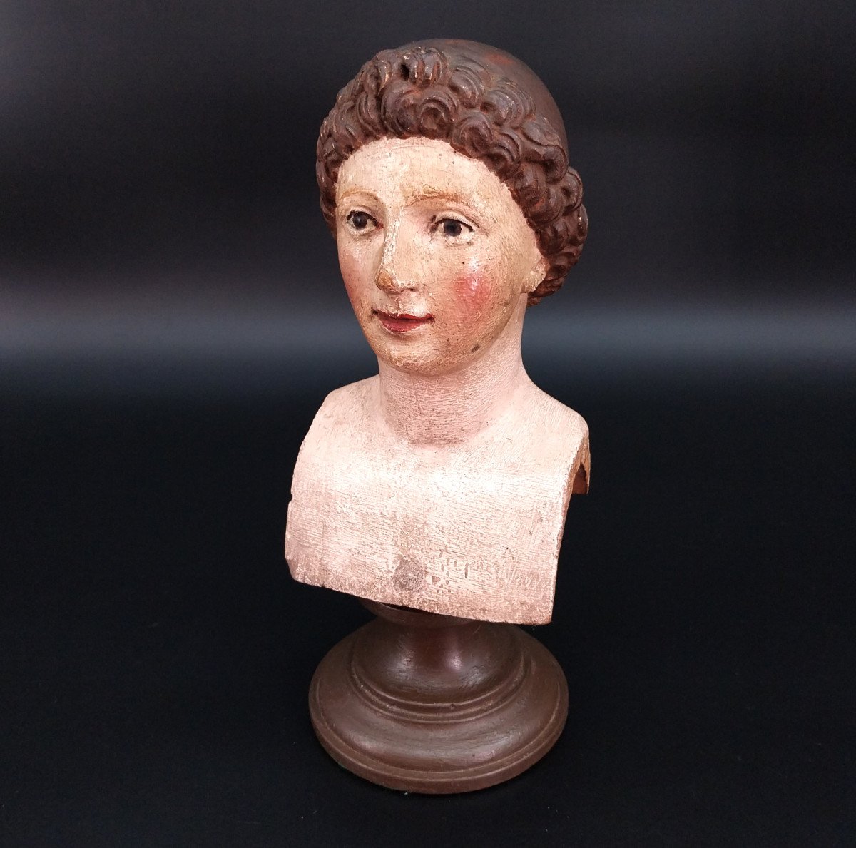 Piccolo busto, scultura, scolpito a mano in legno policromo del '700.