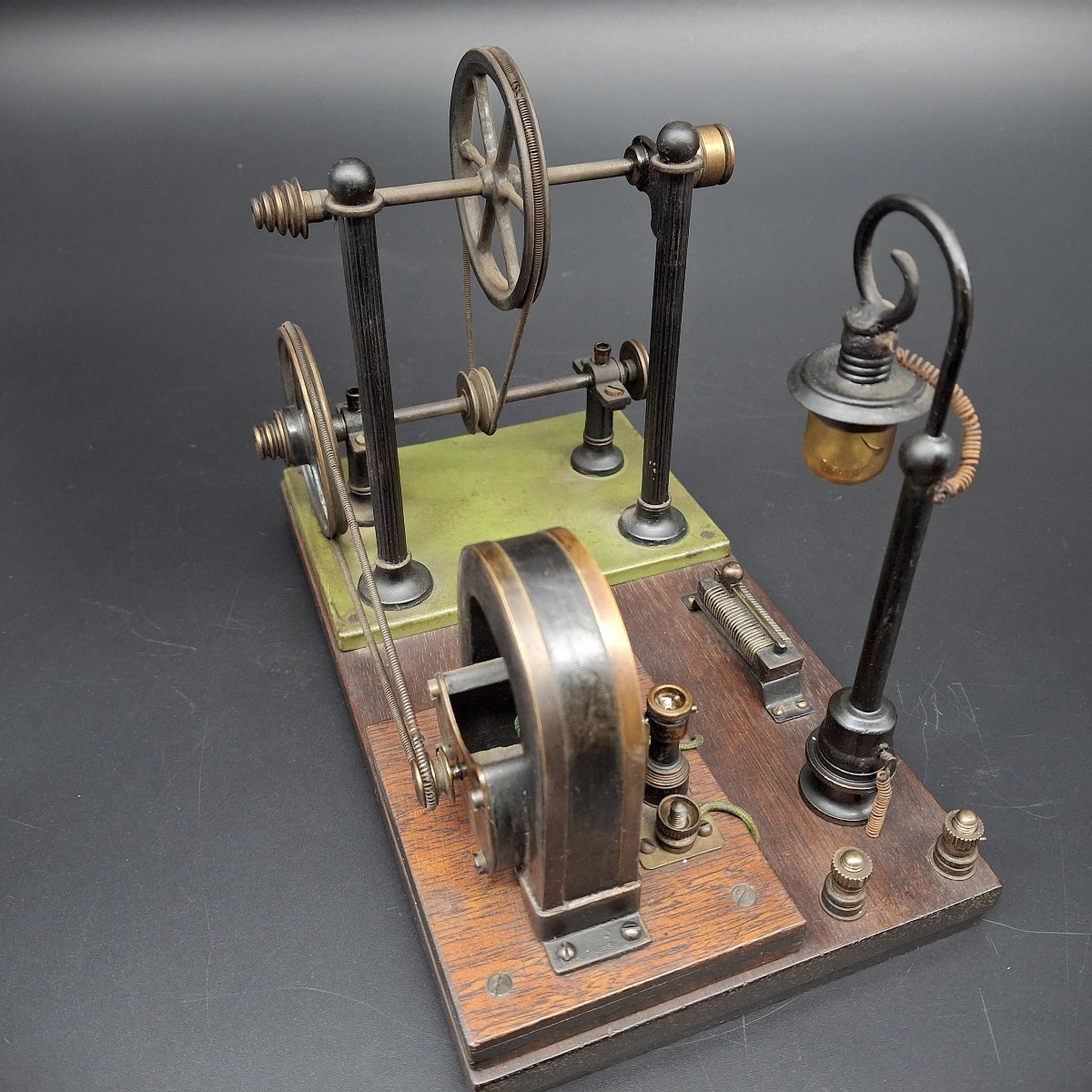 Motore elettrico antico, modello didattico, epoca 1900-photo-2