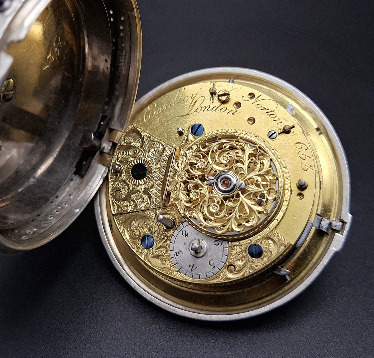 Orologio da tasca con scappamento a cilindro, ripetizione ore  e quarti, calendario, fine 700-photo-7