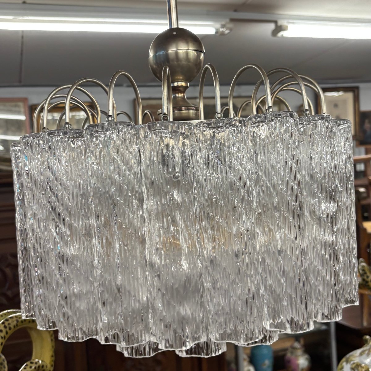 Bellissimo Lampadario design Venini Anni 70 con 50 bicchieri e 3 punti Luce Chandelier.  -photo-2