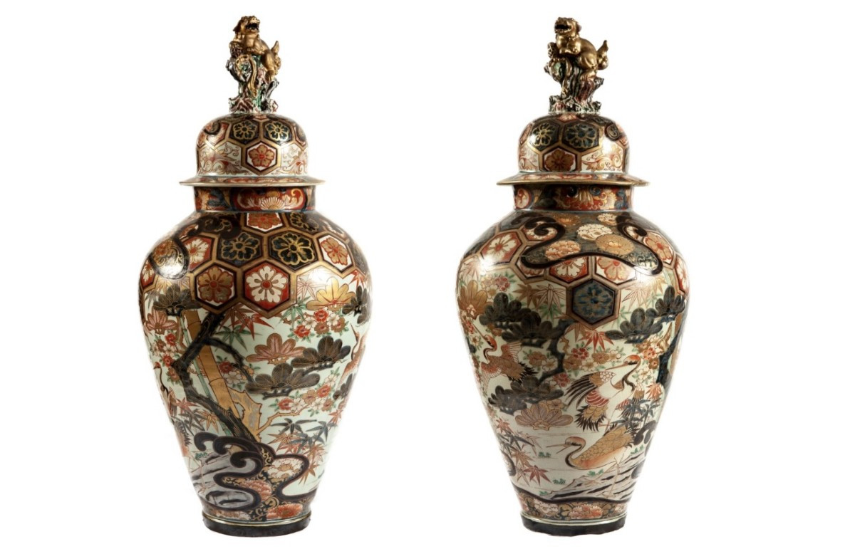 coppia di vasi giapponesi Imari di grandi dimensioni, periodo Genroku (ca. 1688–1704)