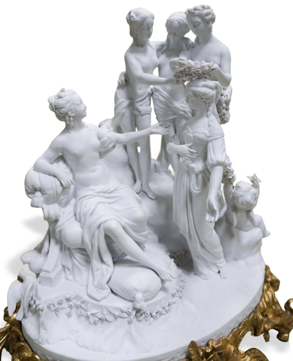 Gruppo scultoreo in biscuit con base in bronzo dorato-photo-4