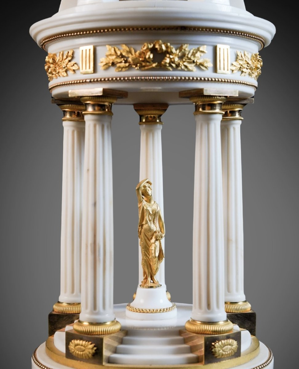 Orologio architettonico a tempietto in marmo di Carrara e bronzo dorato – Francia, fine XVIII /-photo-4