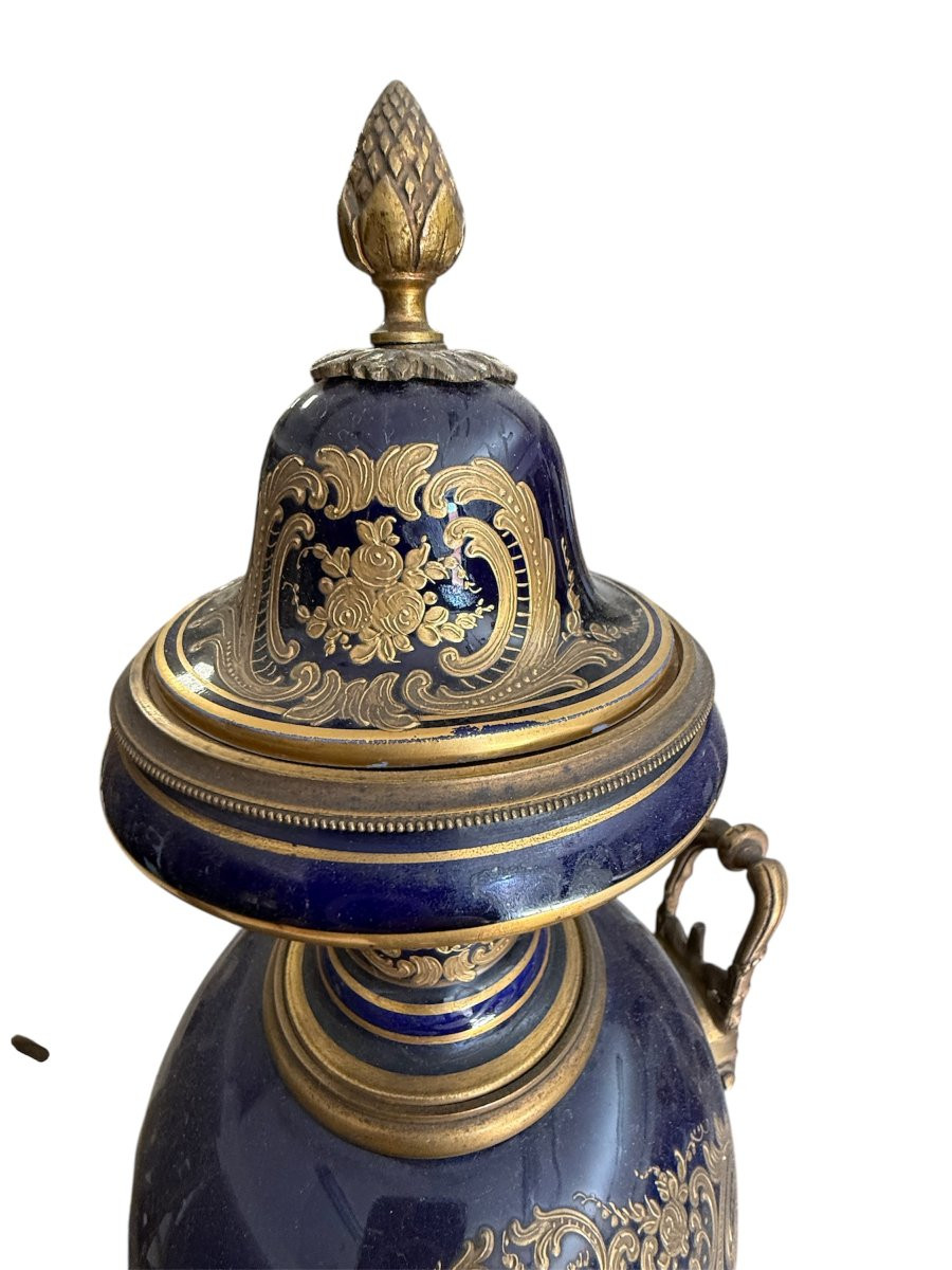 Coppia di vasi con coperchio in porcellana di Sèvres, Francia, fine XIX secolo-photo-3