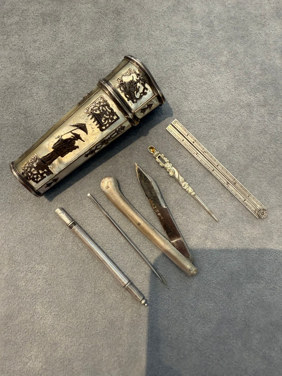 Necessaire da toilette orientalista in madreperla e argento, Francia, metà XIX secolo