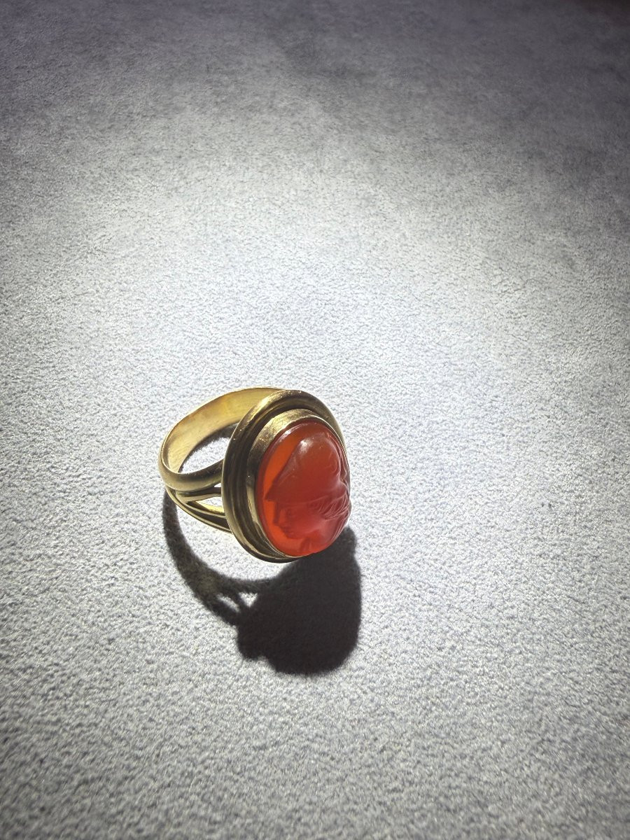 Anello antico in oro 18 kt con intaglio in corniola raffigurante Minerva-photo-4