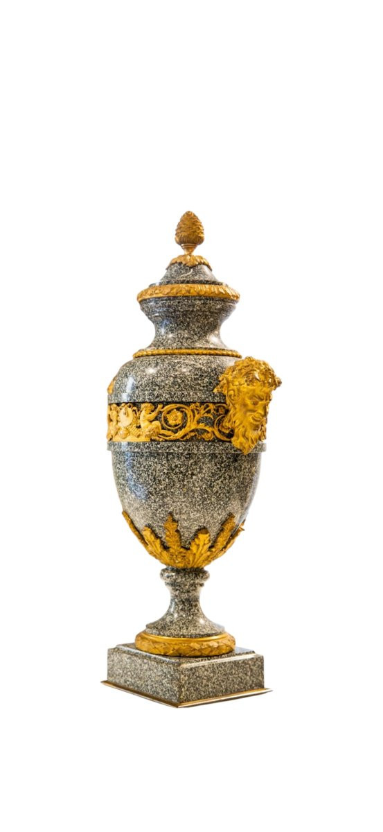 Coppia di vasi in porfido grigio e bronzo dorato  Attribuiti a Pierre-Philippe Thomire (1751–18-photo-1