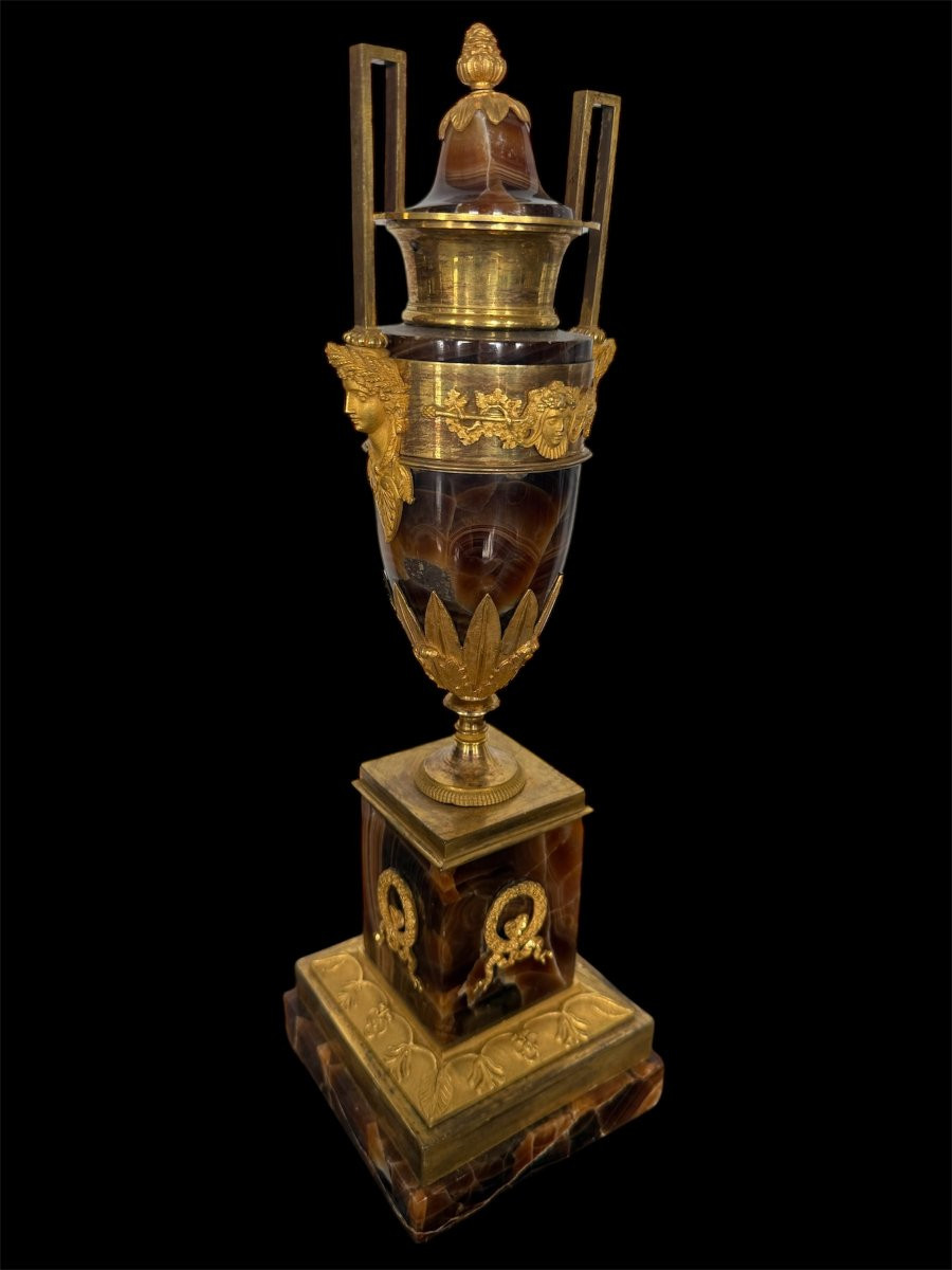 Coppia di vasi in alabastro tartarugato e bronzo dorato, Roma, fine del XVIII secolo, ambito Va-photo-2