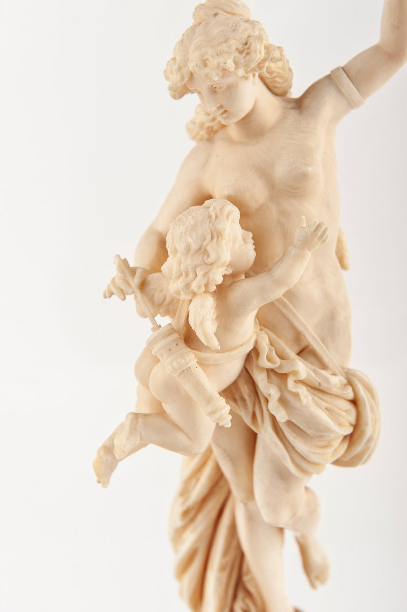 Scultura in avorio raffigurante donna con putto, Francia, fine XVIII – inizio XIX secolo-photo-2