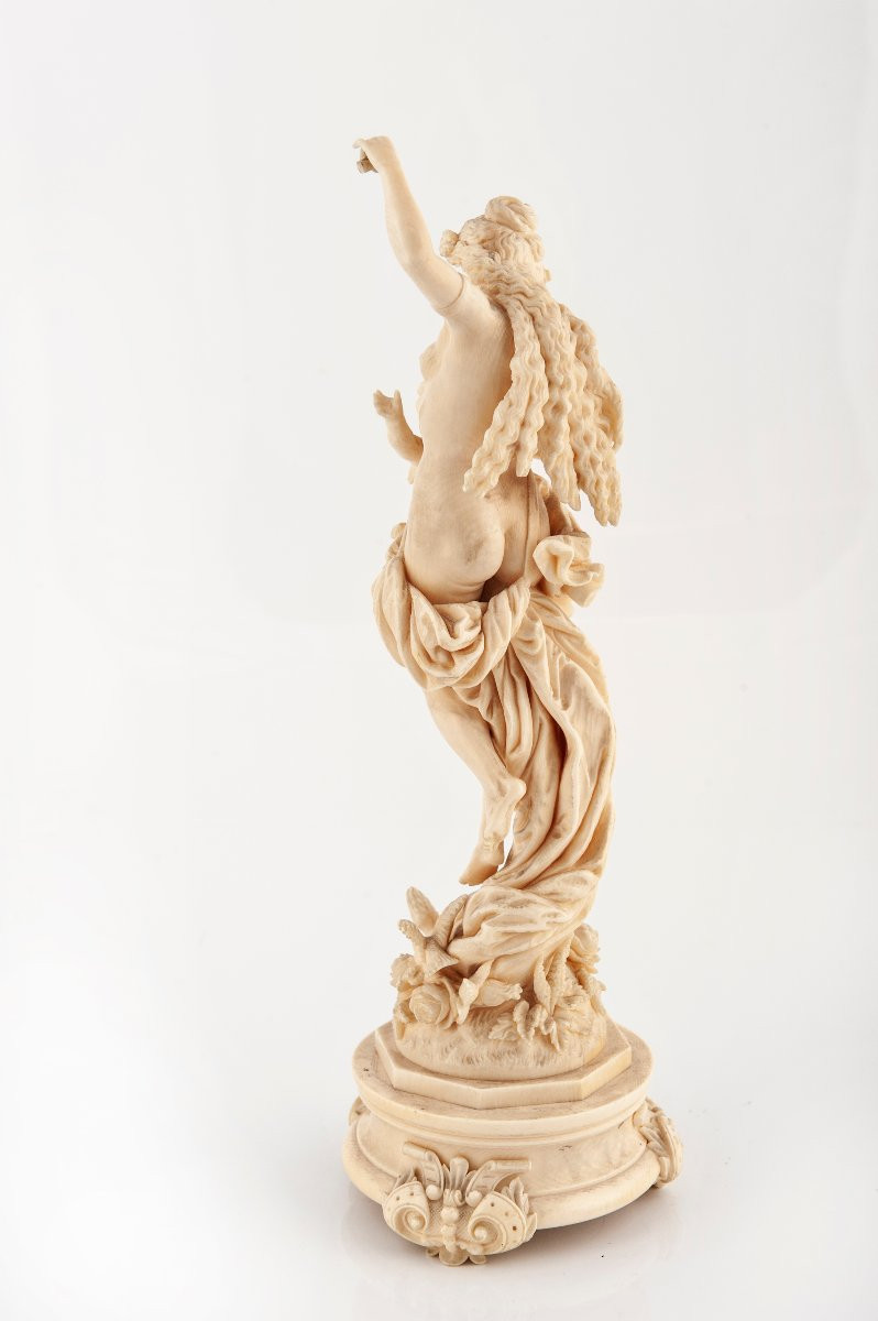 Scultura in avorio raffigurante donna con putto, Francia, fine XVIII – inizio XIX secolo-photo-3