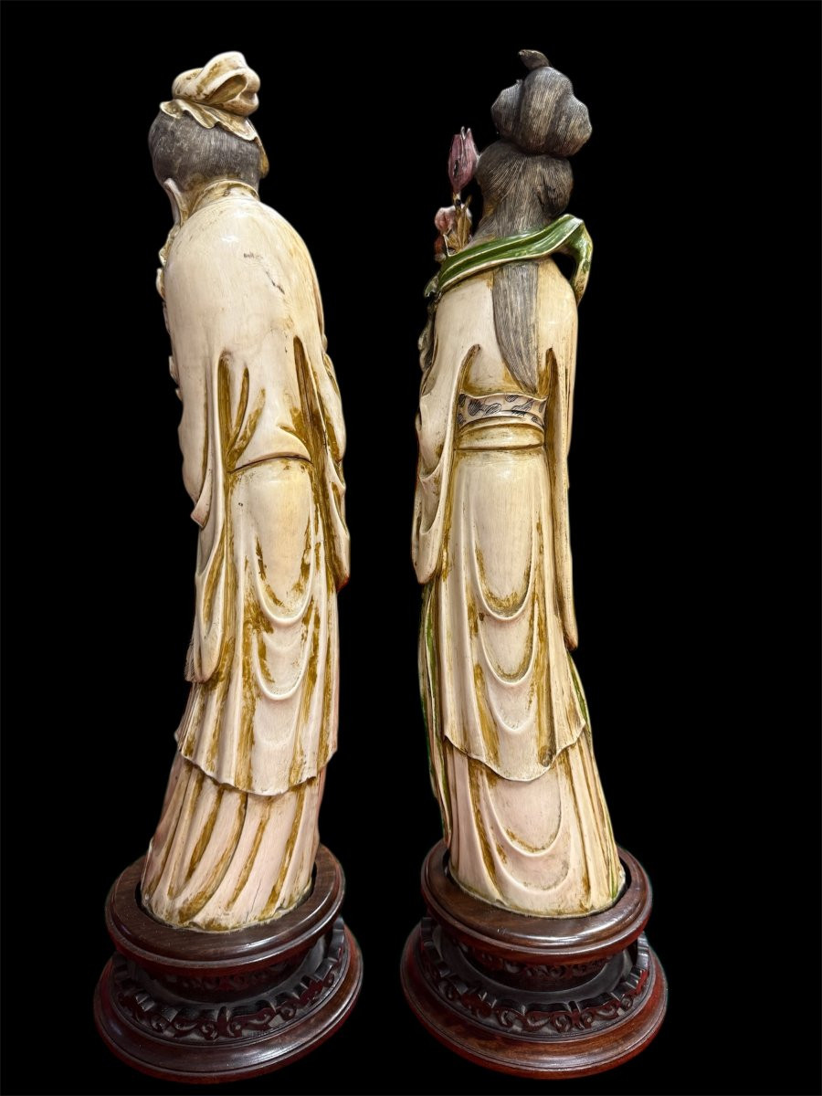 Coppia di grandi figure in avorio scolpito e policromato-photo-2