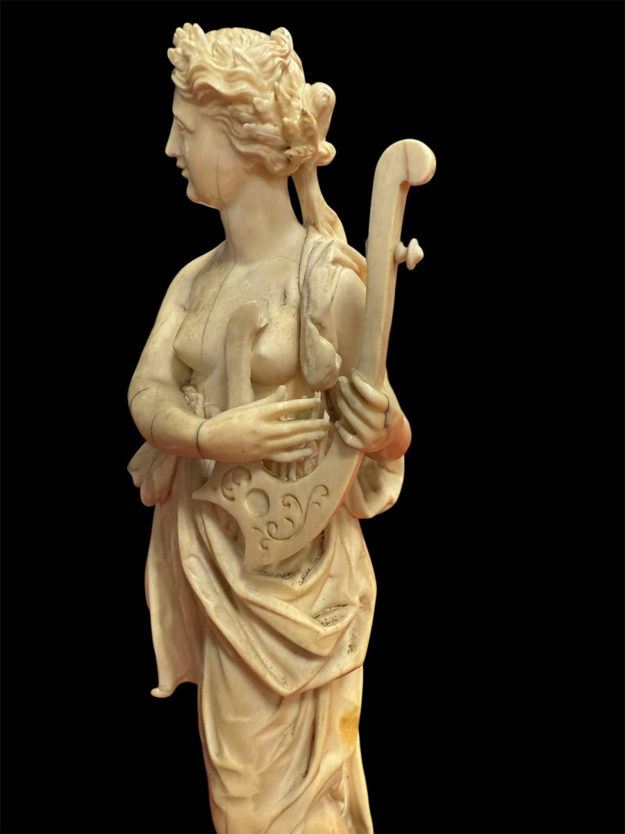 Scultura in avorio raffigurante Musa con lira-photo-3